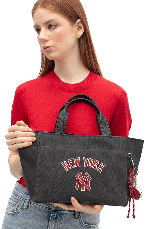  New York Yankees Siyah Kadın El Çantası - New York Yankees